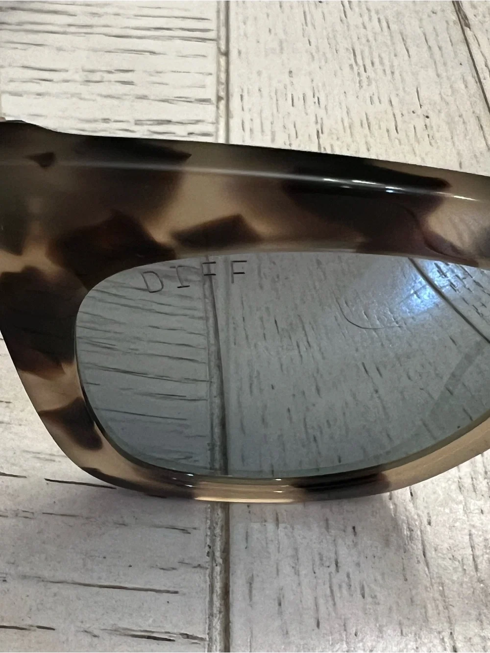 DIFF “Bella” Eyewear Cream Tortoiseshell Cat-Eye Sunglasses in Brown-NWOT!